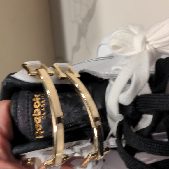 NWT Reebox Hightops - Picture 4 of 6